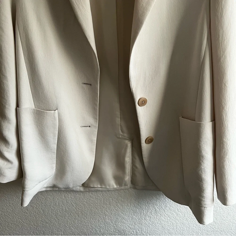 Aritzia Crepette cream oversized Blazer M - Picture 2 of 6